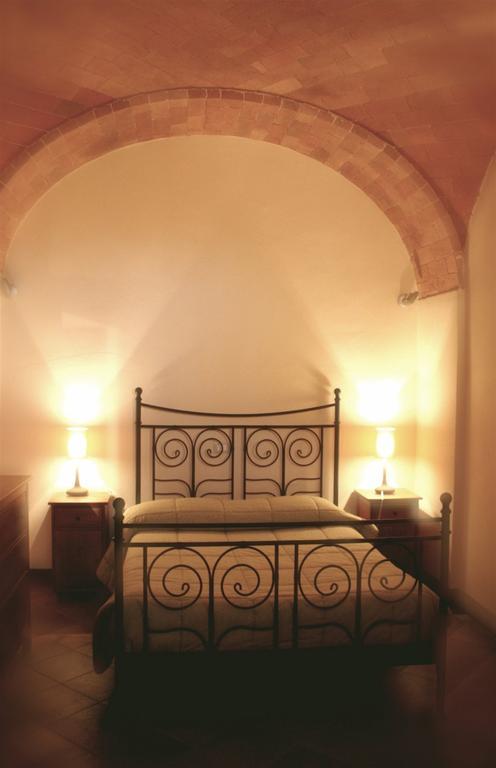 Villa Montarioso Сиена Номер фото