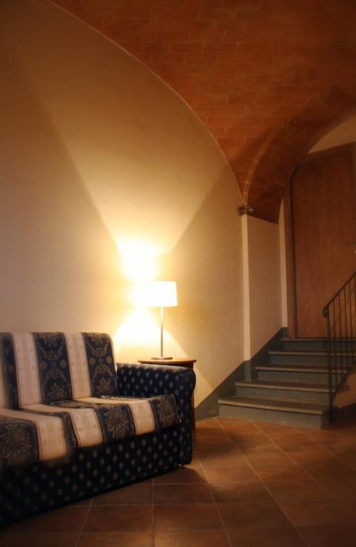 Villa Montarioso Сиена Номер фото